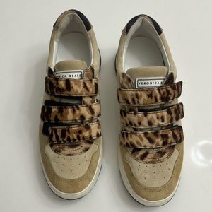 Veronica Beard snickers